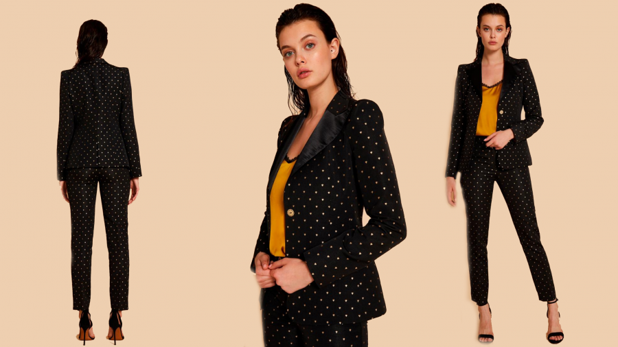 Blazer estampada con minicorazones dorados de Pati Conde Collection by Dandara