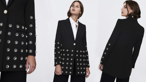 Chaqueta larga con bordados de perlas The Extreme Collection