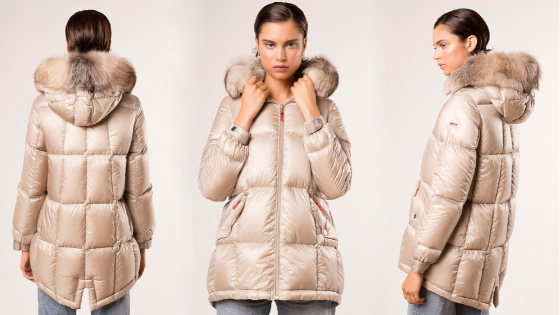 Parka beige con capucha y pelo de Dichi Collection